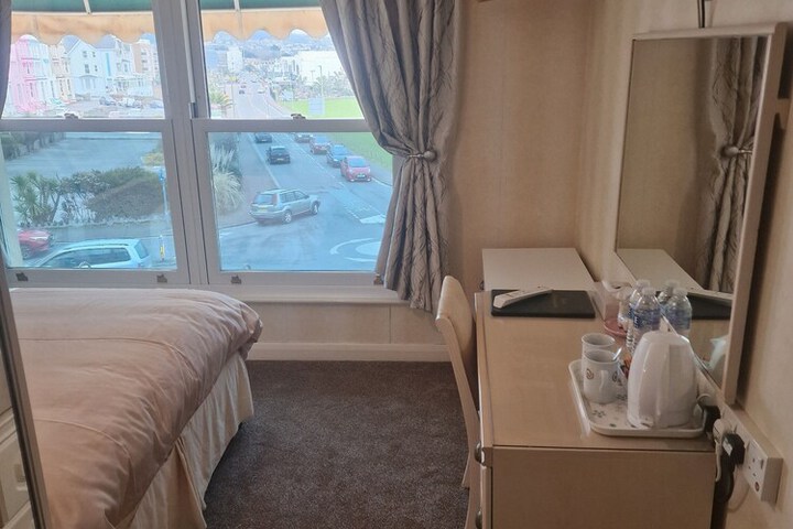 Room 49 of 184