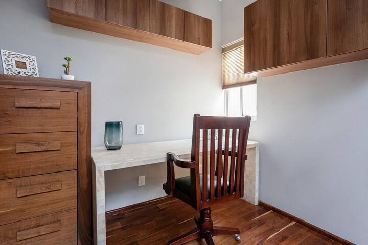 Room 13 of 24