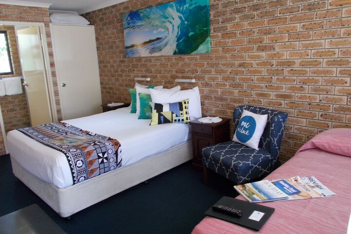 Room 6 of 33
