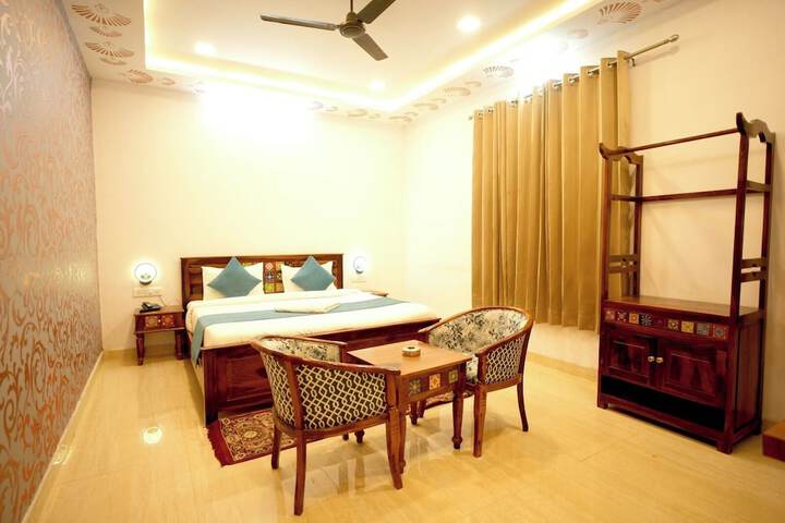 Room 3 of 18