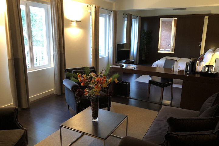 Room 13 of 49