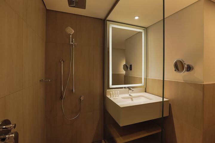 Room 93 of 223
