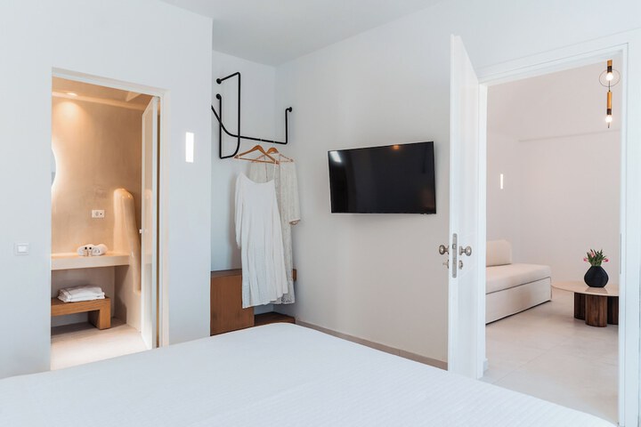 Room 10 of 65