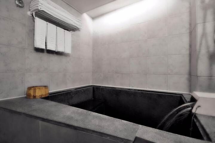 Room 26 of 48