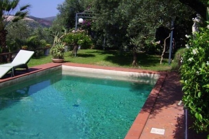 Hotel with Pool