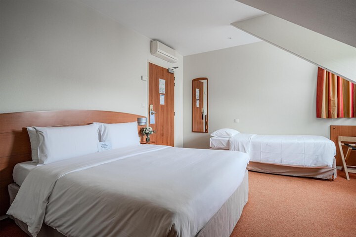 Room 17 of 53