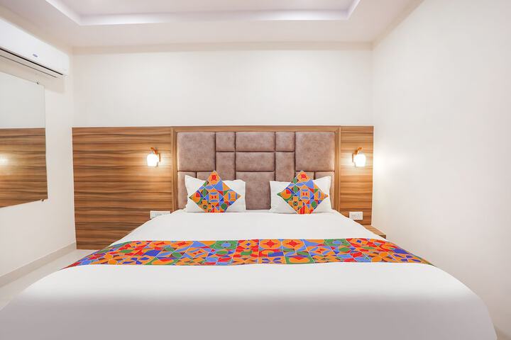 Room 14 of 25