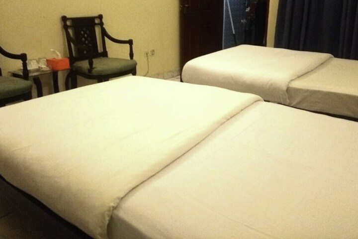 Room 12 of 26