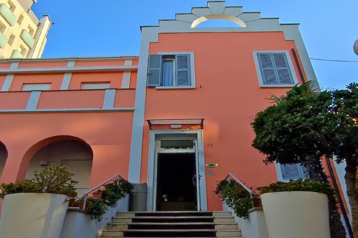 Amadei Hotel Blumen in Pesaro