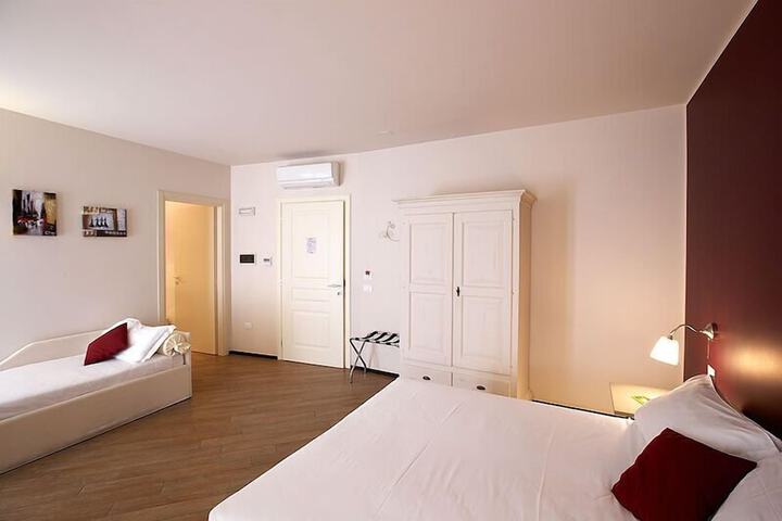 Room 12 of 41