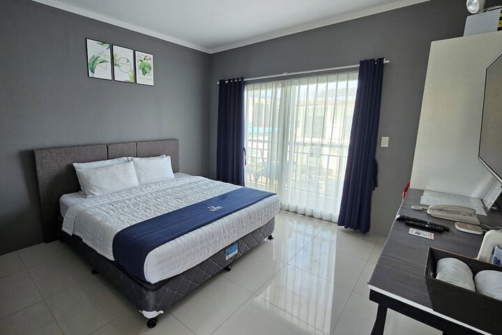 Room 2 of 35