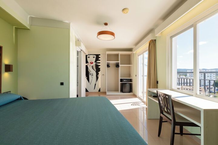 Room 25 of 62