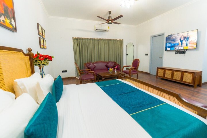 Room 10 of 28