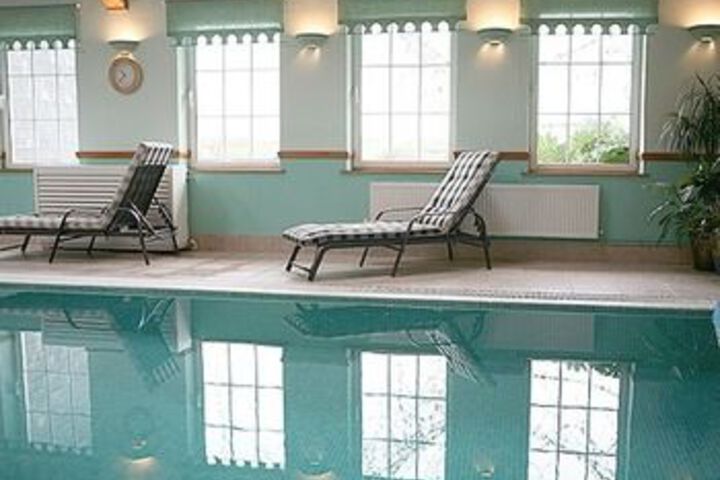 Hotel Pool