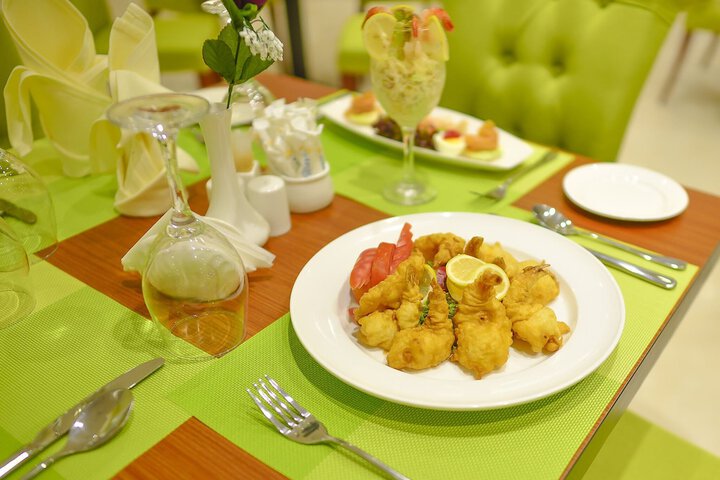 Dining 38 of 58