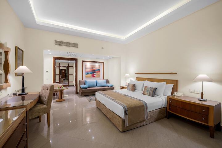 Room 42 of 176
