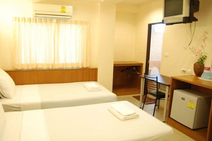 Room 7 of 28
