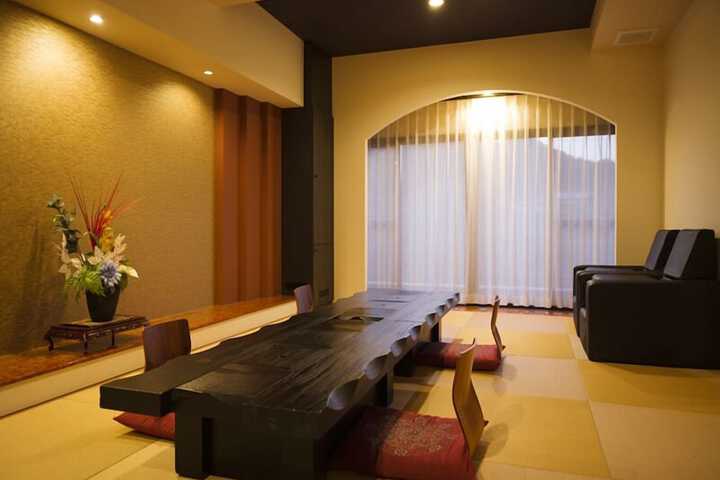 Room 3 of 51