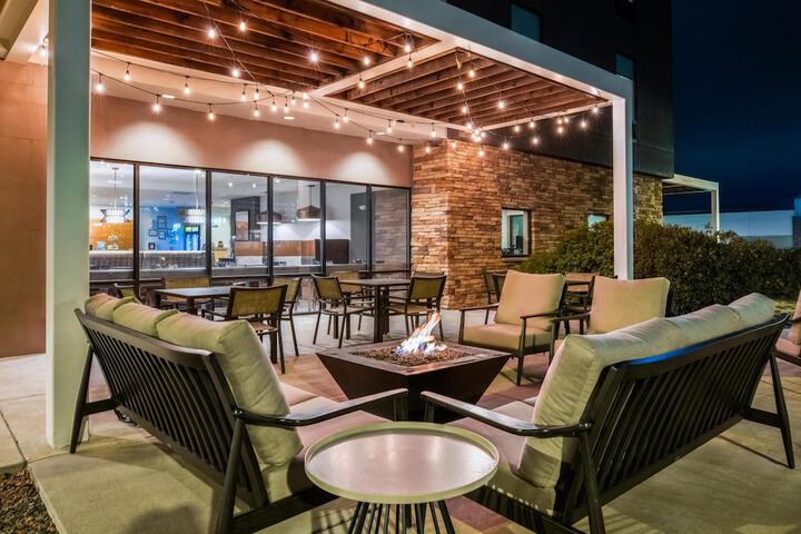 Terrace/Patio 56 of 58