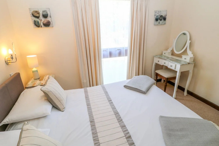 Room 3 of 9