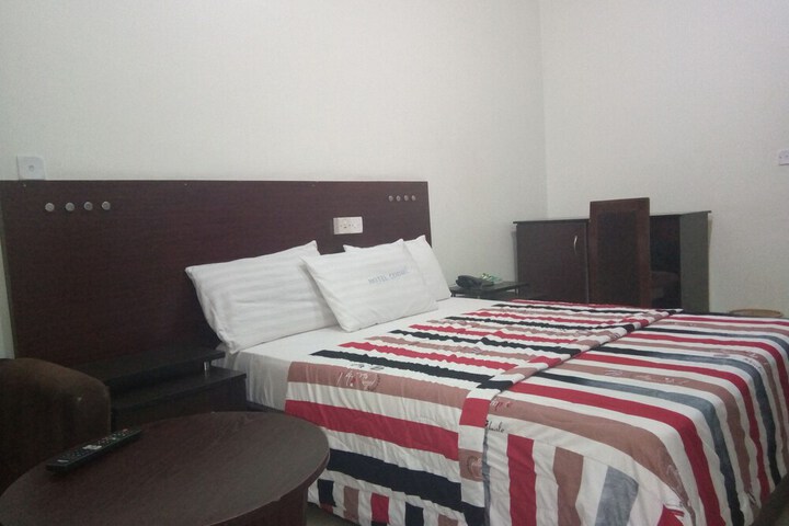 Room 7 of 25