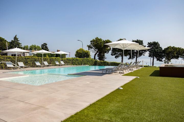 Pool 65 of 86