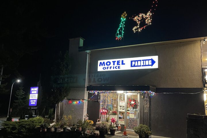 Hotel 43 of 61