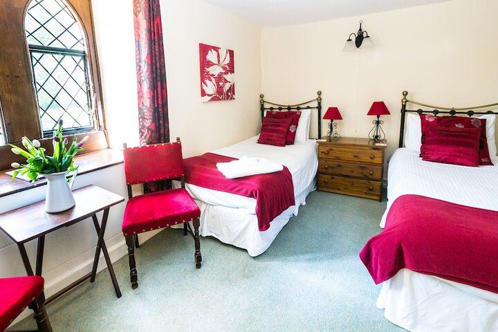 Room 3 of 8