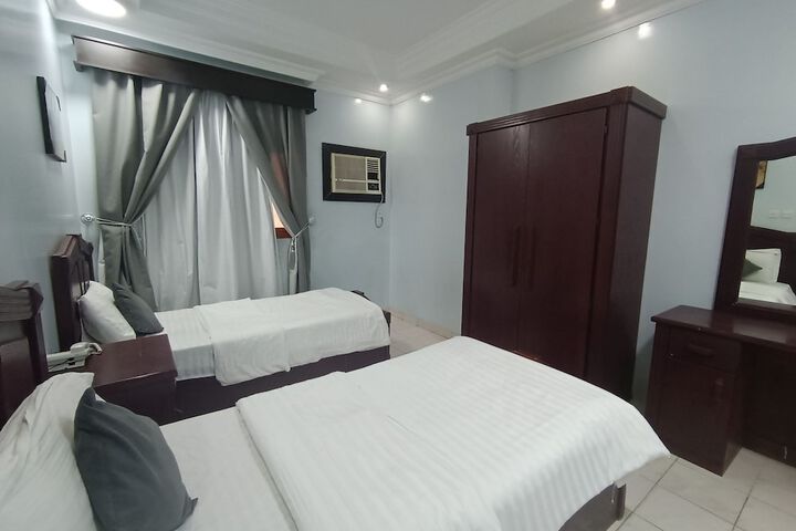 Room 16 of 165