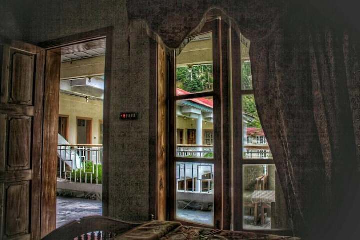 Room 22 of 27