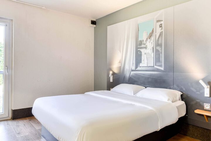 Room 21 of 49