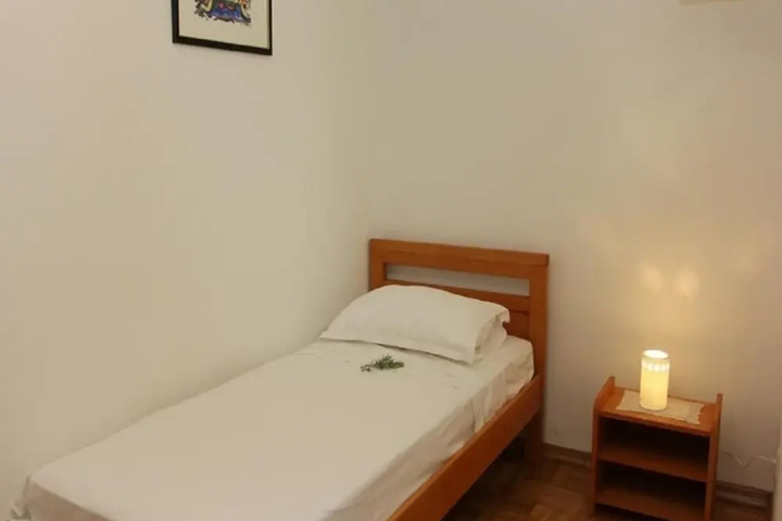 Room 2 of 9