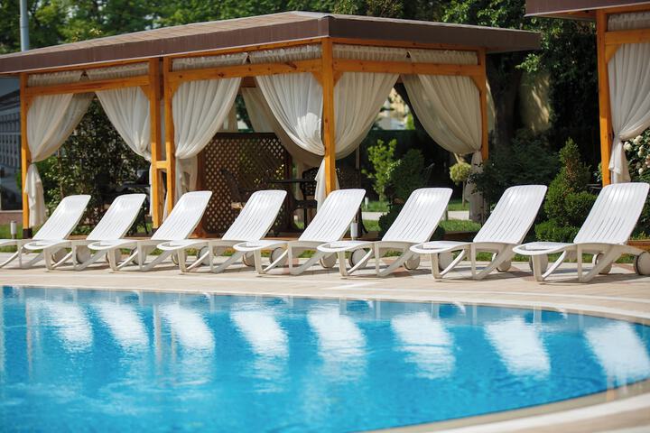 Hotel Pool