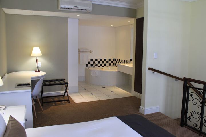 Room 14 of 52