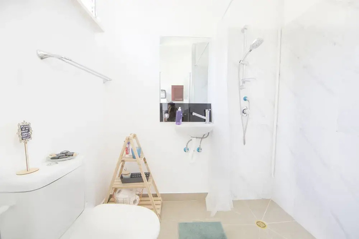 Room 8 of 21