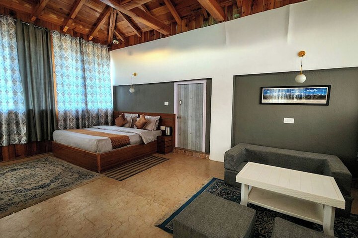 Room 13 of 78