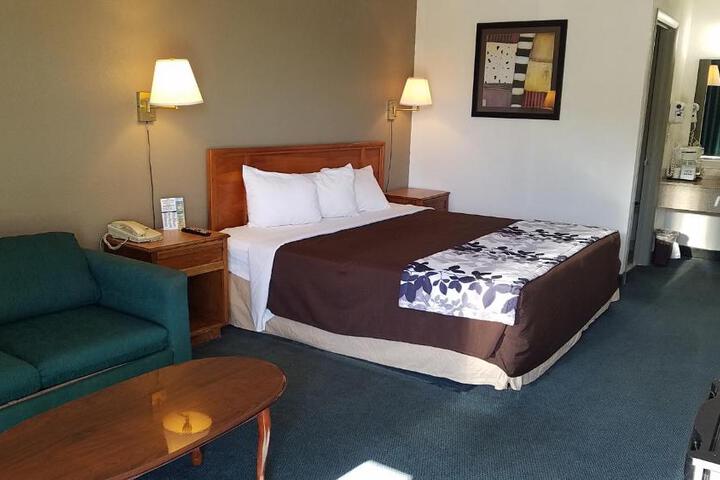 1 King Bed (1 of 5)