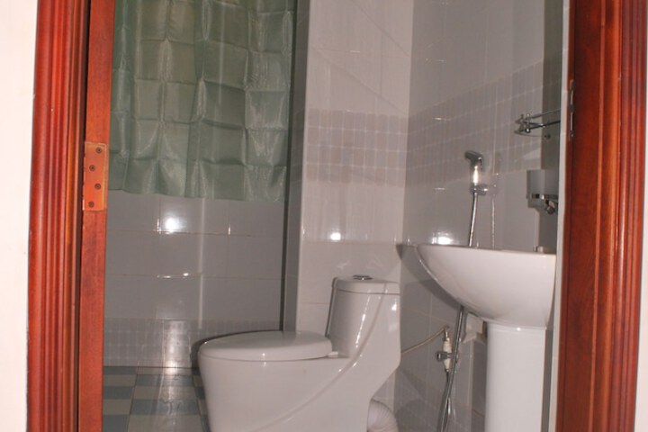 Room 103 of 182