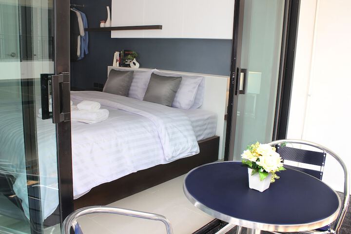 Room 6 of 48