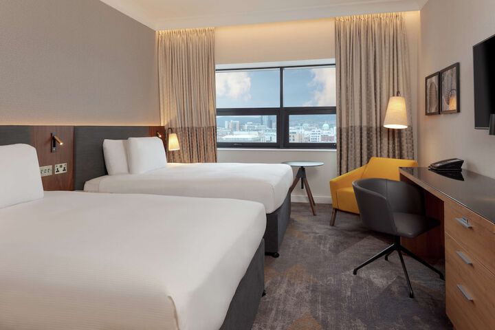 Room 32 of 206