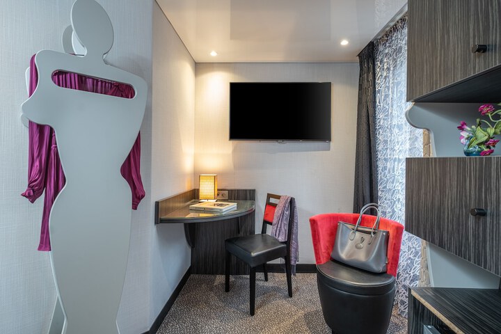 Room 22 of 66