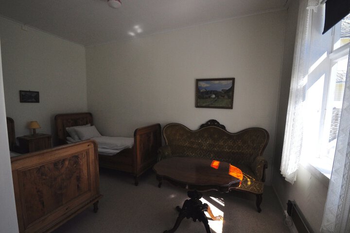 Room 28 of 53
