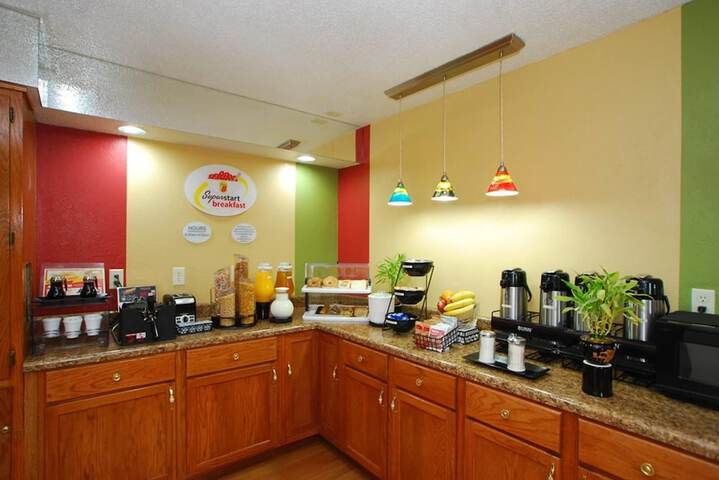 Breakfast/Coffee Service 15 of 18