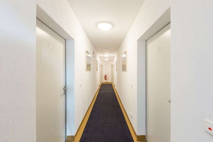 Ballroom/Hall 53 of 64