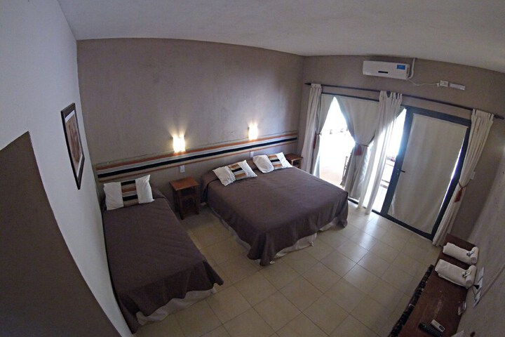 Room 5 of 33