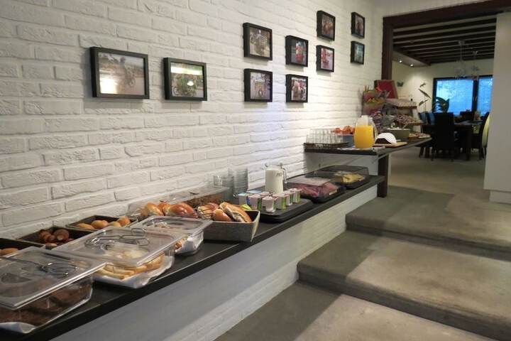 Breakfast/Coffee Service 28 of 45