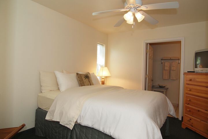 Room 4 of 68
