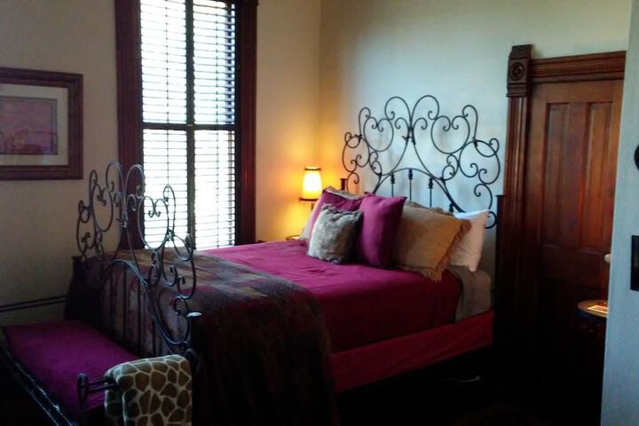 Room 12 of 46