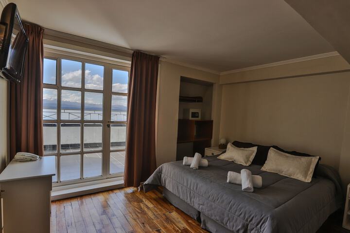 Room 11 of 49