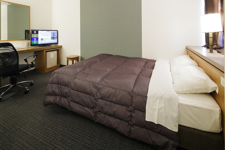 Room 9 of 30